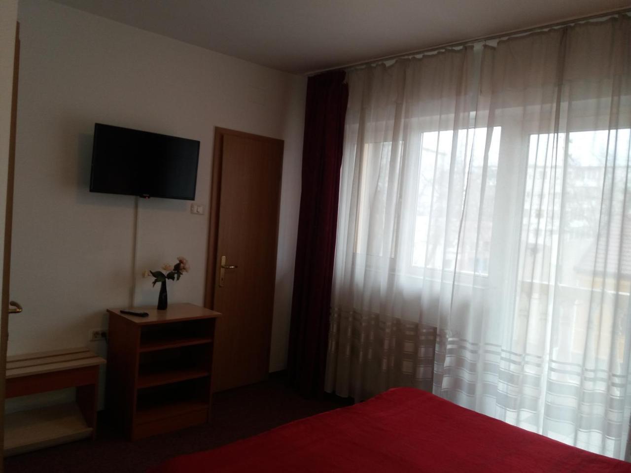 Vila Queen Arad Kültér fotó