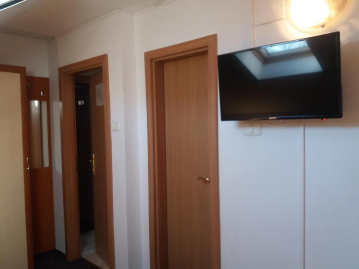 Vila Queen Arad Kültér fotó