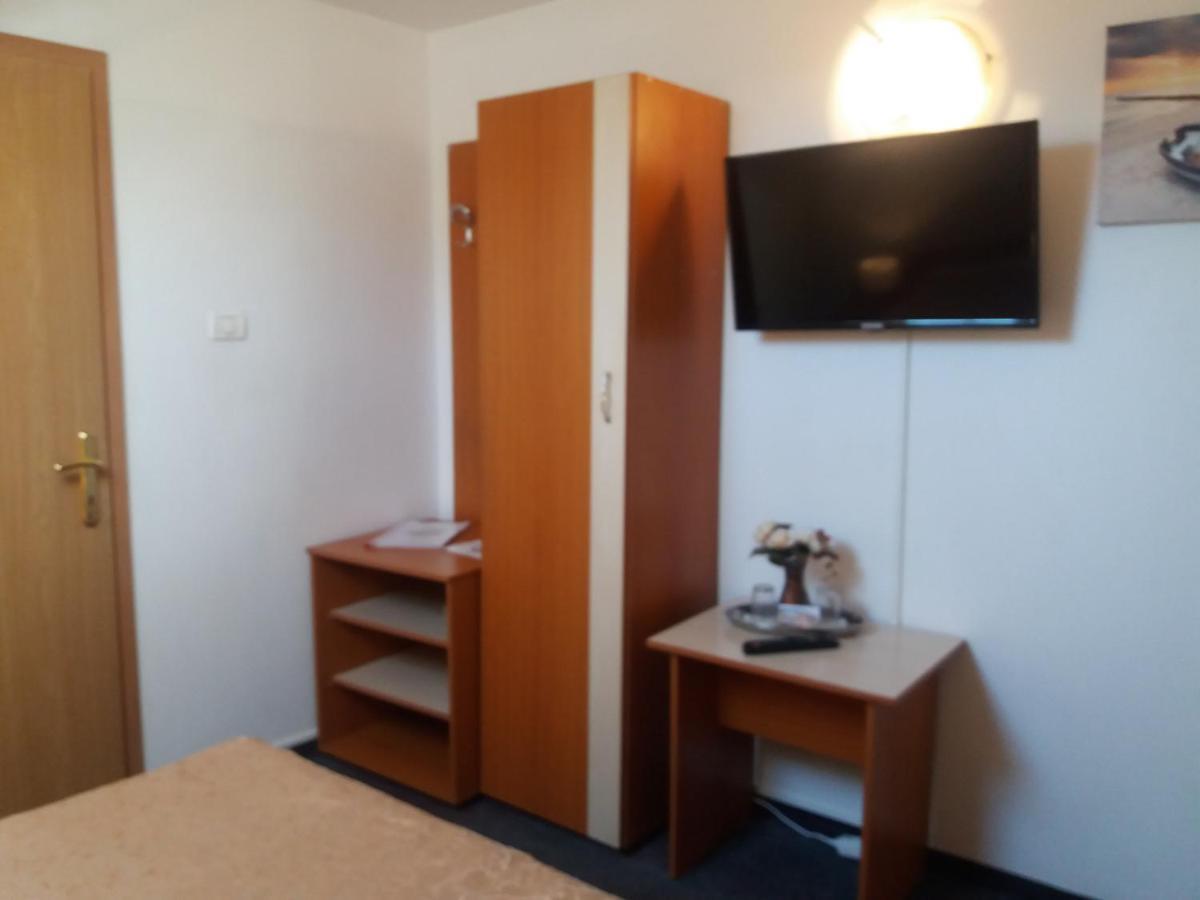 Vila Queen Arad Kültér fotó